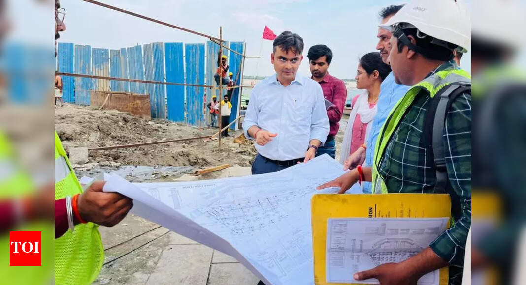 Varanasi DM Oversees Ghats' Redevelopment, Sets Deadlines