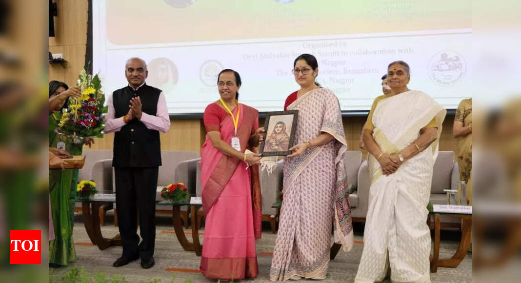 Ahilyabai Holkar's Birth Celebrated in Lucknow