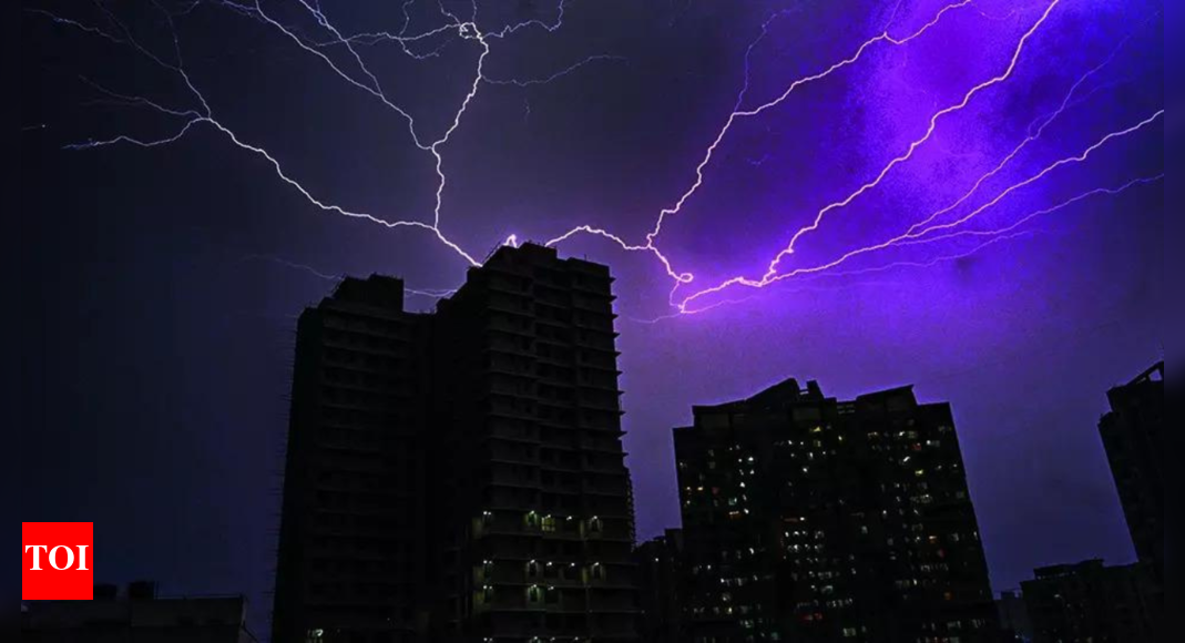 Mumbai Braces for Earliest Monsoon Arrival, IMD Forecasts Heavy Rain