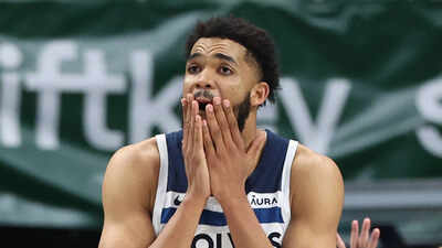 Is Karl-Anthony Towns playing tonight against the Indiana Pacers in Eastern Conference Finals Game 3? Latest update on the New York Knicks star's injury report (May 25, 2025)
