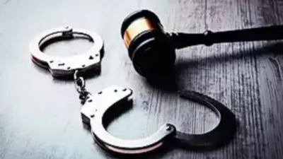 Hyderabad man posing as IAS officer acquitted in Rs 4 lakh cheating case