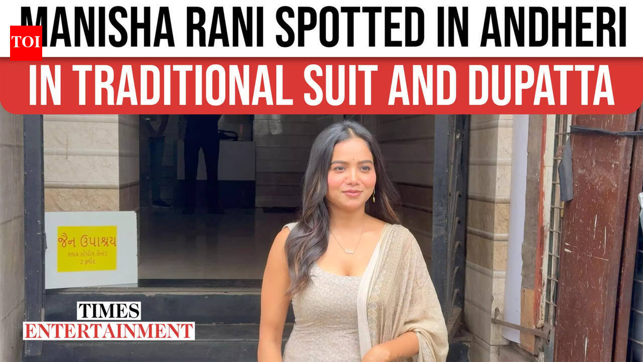 Manisha Rani Spotted in Andheri in Traditional Suit and Dupatta