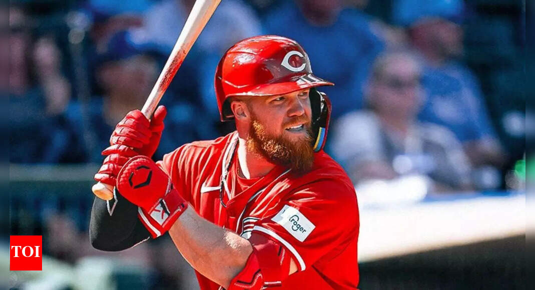 Dunn Aims for MLB Return with Louisville Bats