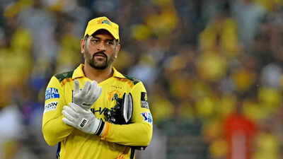 'Koi bhi nahi sunn rha hai': Furious MS Dhoni loses cool, shouts at CSK players - WATCH