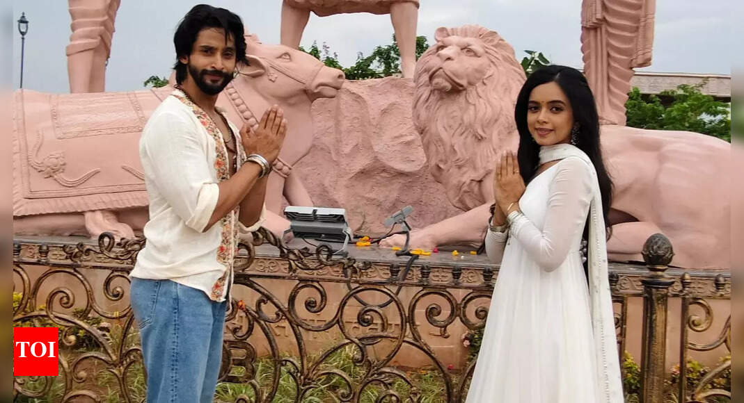 TV Show Actors Seek Blessings at Mahakal Temple Before Launch