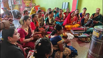 Female prisoners, transgenders observe rituals in jail