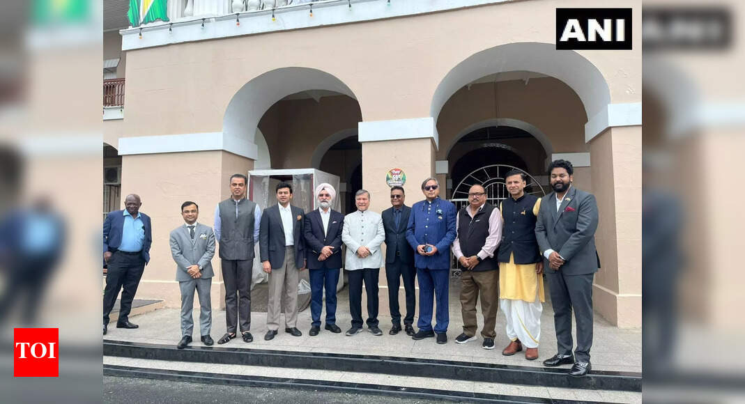 Indian delegation led by Tharoor meets Guyana National Assembly