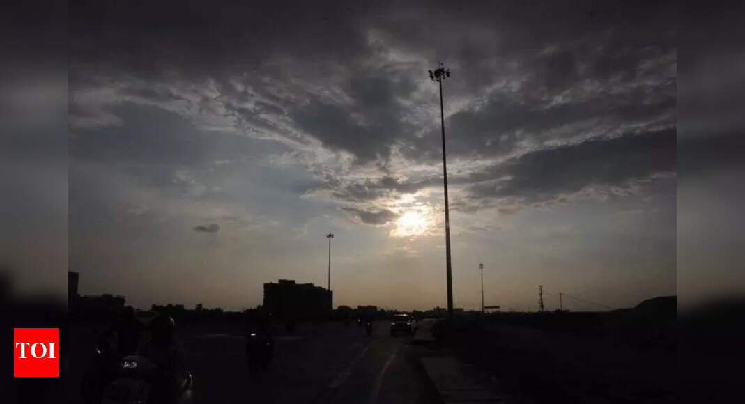 Bihar Weather: Rain in North, Dry Conditions in South Forecast