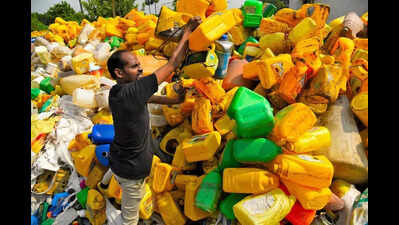 Ahmedabad Municipal Corporation’s road plan aims to reuse plastic waste