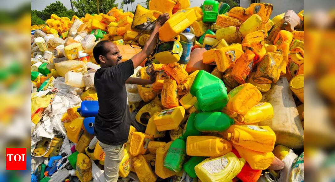 Ahmedabad Revives Road Plan Using Plastic Waste to Curb Pollution