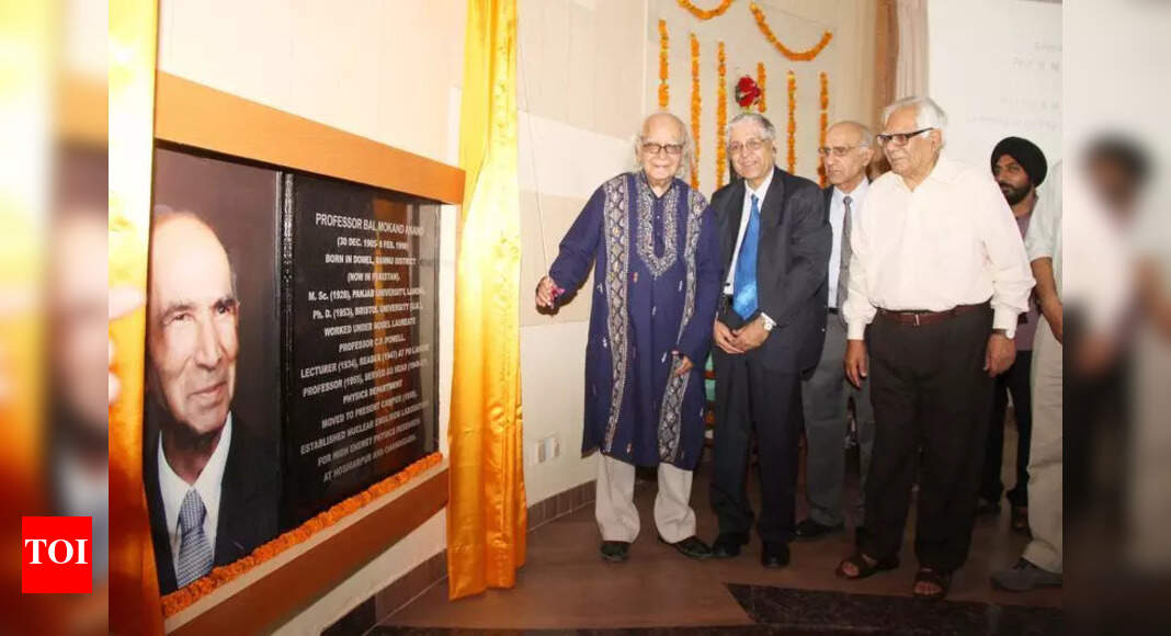 Former Panjab University VC and Mathematician R P Bambah Dies