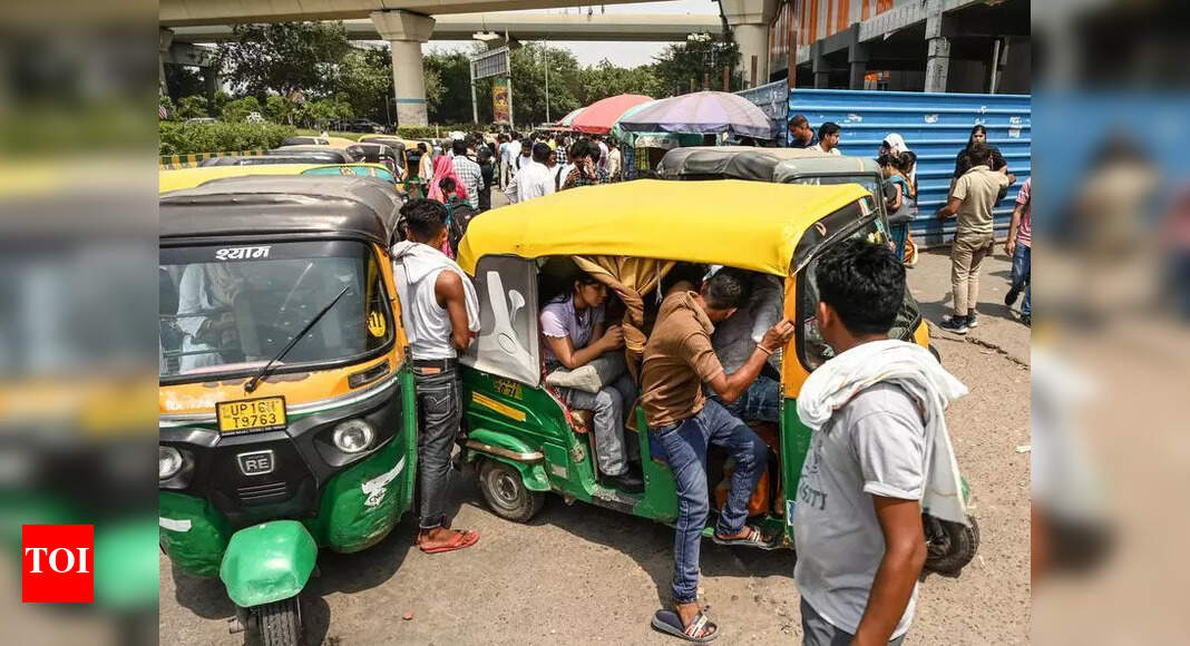 Noida Auto-Rickshaw Overloading Persists After Police Crackdown