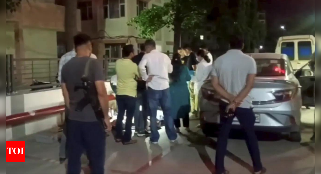 Seven members of Dehradun family found dead in car in Panchkula; suicide pact suspected