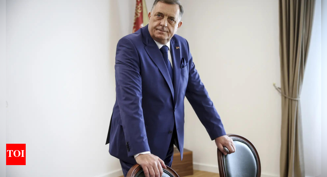Bosnian Serb Leader Visits Russia Amid Arrest Warrant