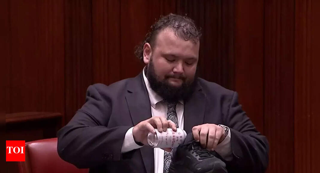 Australian MP's 'Shoey' Farewell: Departing Parliament in Style