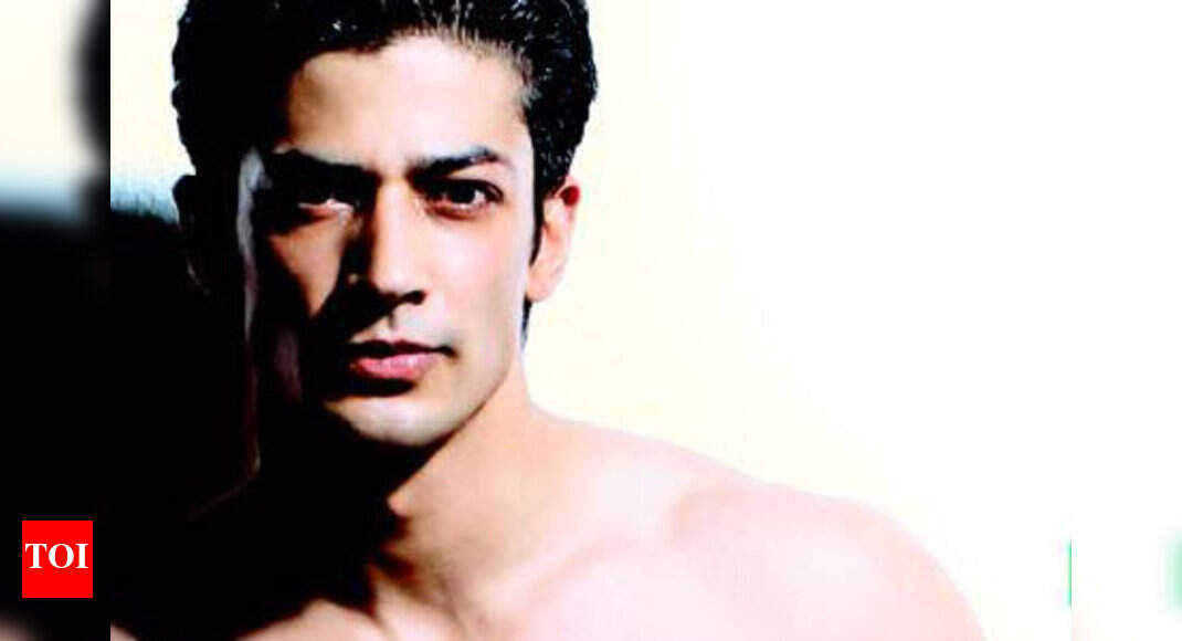 Muzamil stays fit with martial arts - Times of India