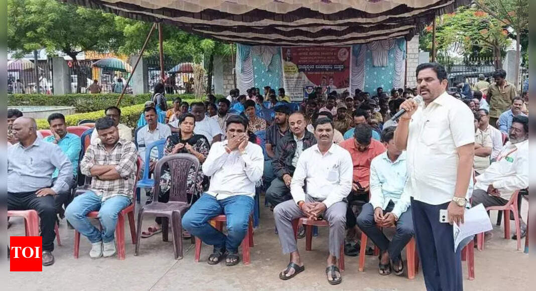 Vijayanagara: Municipal Employees Initiate Strike for Recognition