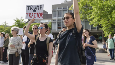  Harvard protesters slam US President's education war