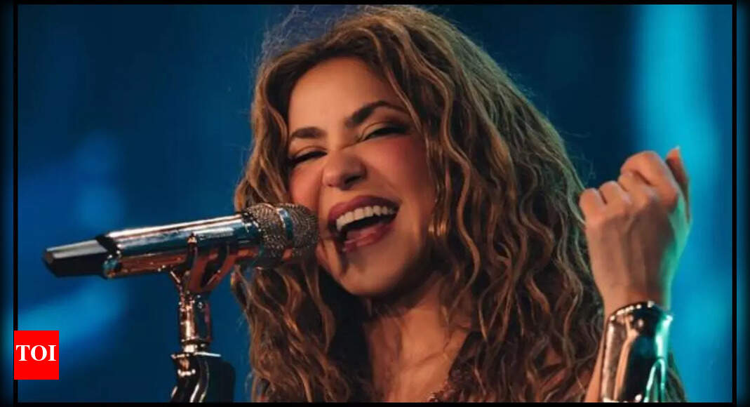 Shakira experiences nasty fall on stage