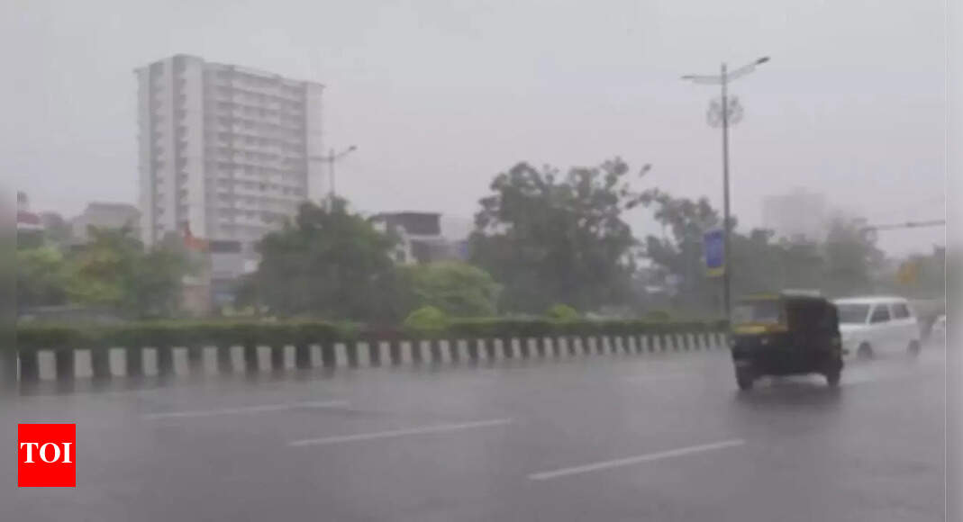Heavy rain in Mumbai: SpiceJet issues travel advisory as city reels under showers again