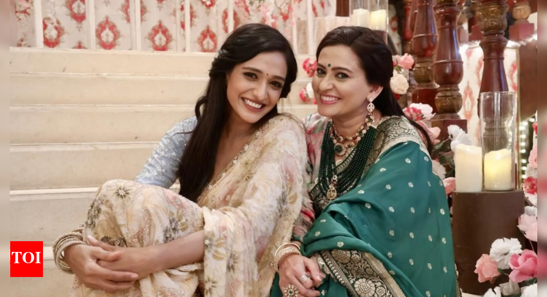 Smita Bansal bids an emotional goodbye to Bhagya Lakshmi after a journey of 4 years; says 'This set became my second home, and everyone here became my extended family'