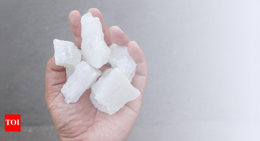 Using Fitkari: A Natural, Chemical-Free Deodorant in Summer