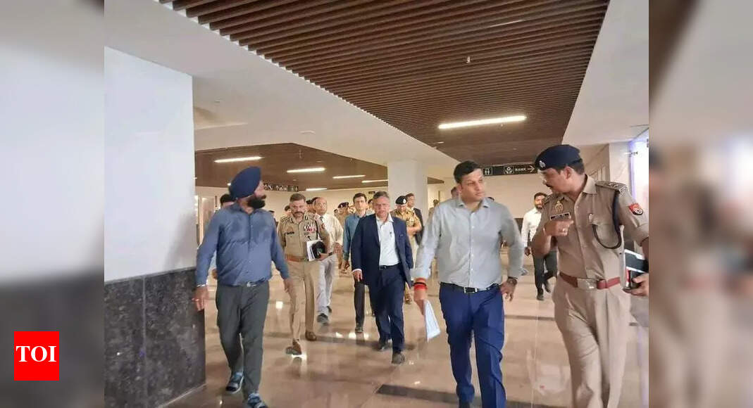 Officials Review Preparations for CJI's Allahabad Visit