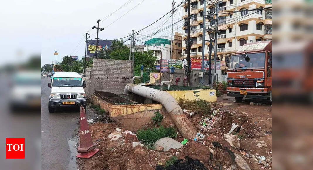 Residents Oppose Drain Reconstruction Near Temple
