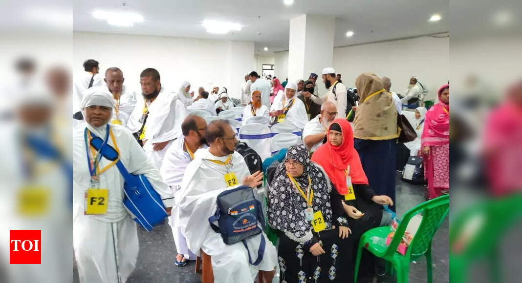 Odisha Pilgrims Depart Kolkata for Mecca Pilgrimage