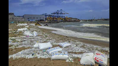 Ship capsize: Panel set up to guide clean-up operations