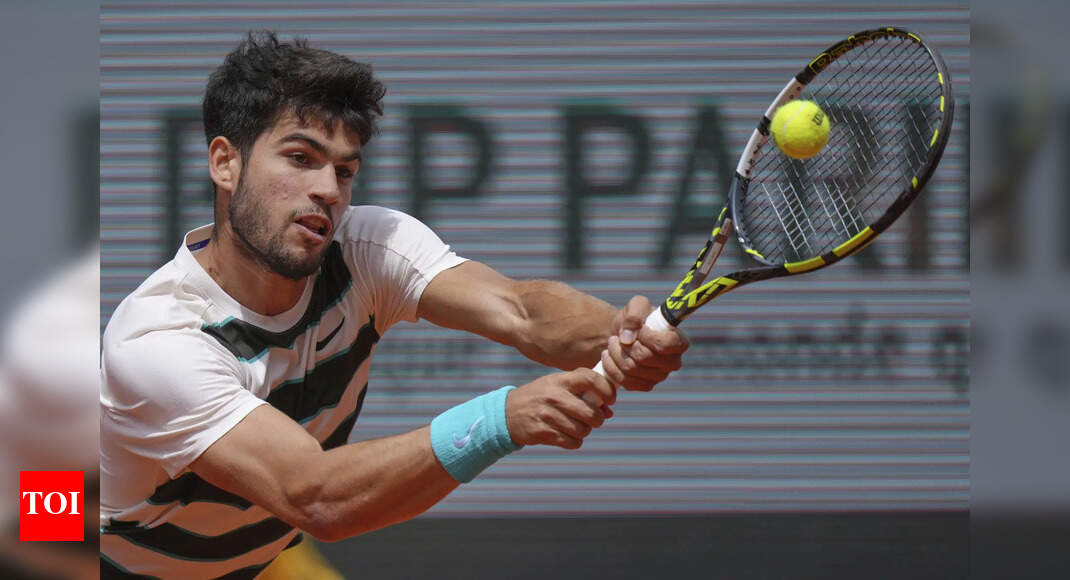 French Open 2025: At Roland Garros, Carlos Alcaraz progresses, Casper Ruud doesn't