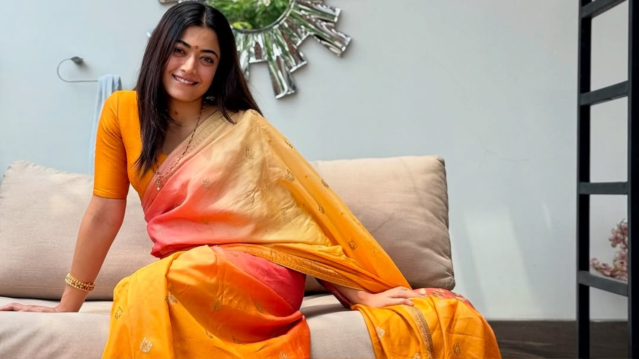 Rashmika Mandanna's Banarasi saree glow has fans screaming 'It's Vijay  Deverakonda's house' | - Times of India