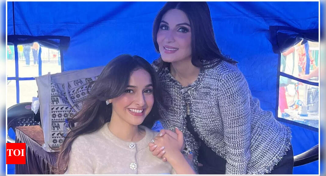 Sadia Khateeb Shooting Film with Riddhima Kapoor and Kapil Sharma