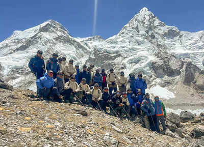  22 mountaineers conquer peak in silver jubilee expedition