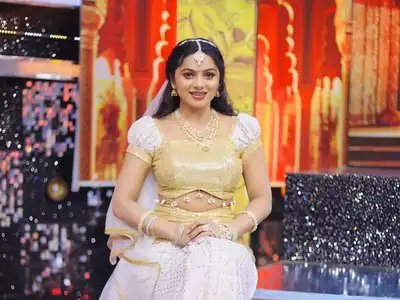 Did you know Aadukalam actress Delna Davis acted with Vidharth in Kurangu Bommai?