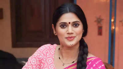  Pushpa solidifies her resolve to study law; to face new challenges