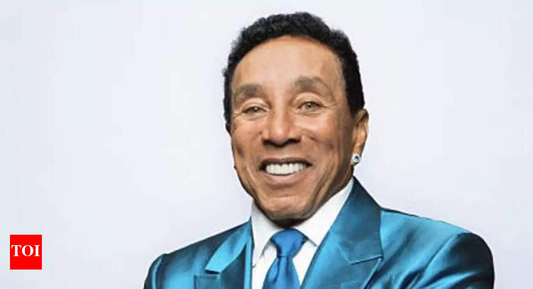 Smokey Robinson Files $500M Countersuit Against Former Employees