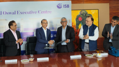 ISB gets its largest ever donation of Rs 100 crore from Motilal Oswal founders