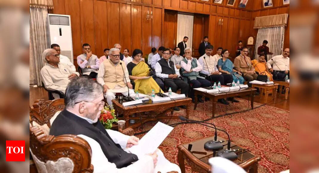 Governor Orders Universities to Implement National Education Policy