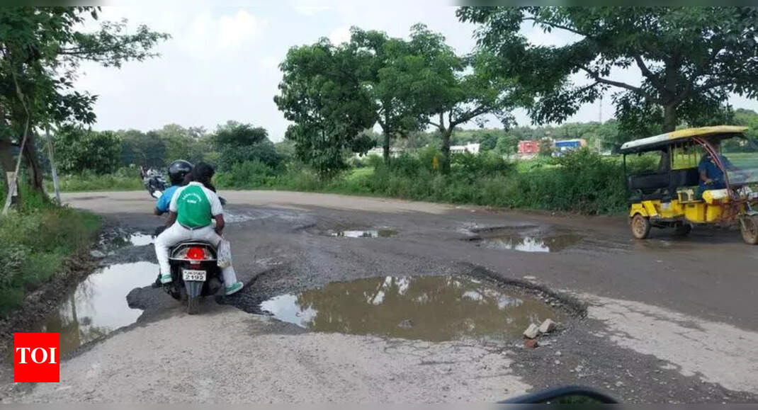 Ranchi Commuters Face Troubles Due to Pothole-Ridden Roads