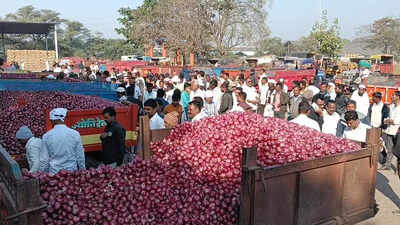 Onion farmers’ body demands financial relief from state govt