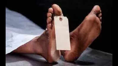 The man ends life; Kin blames the former mayor of the reputation, his wife