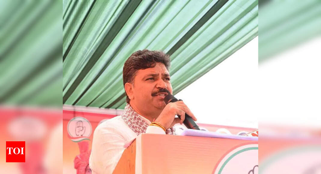 Opposition Leader Suggests CM Sharma Relocate to Delhi