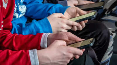 Digital dementia? Study says phones, gadgets do not affect cognitive health