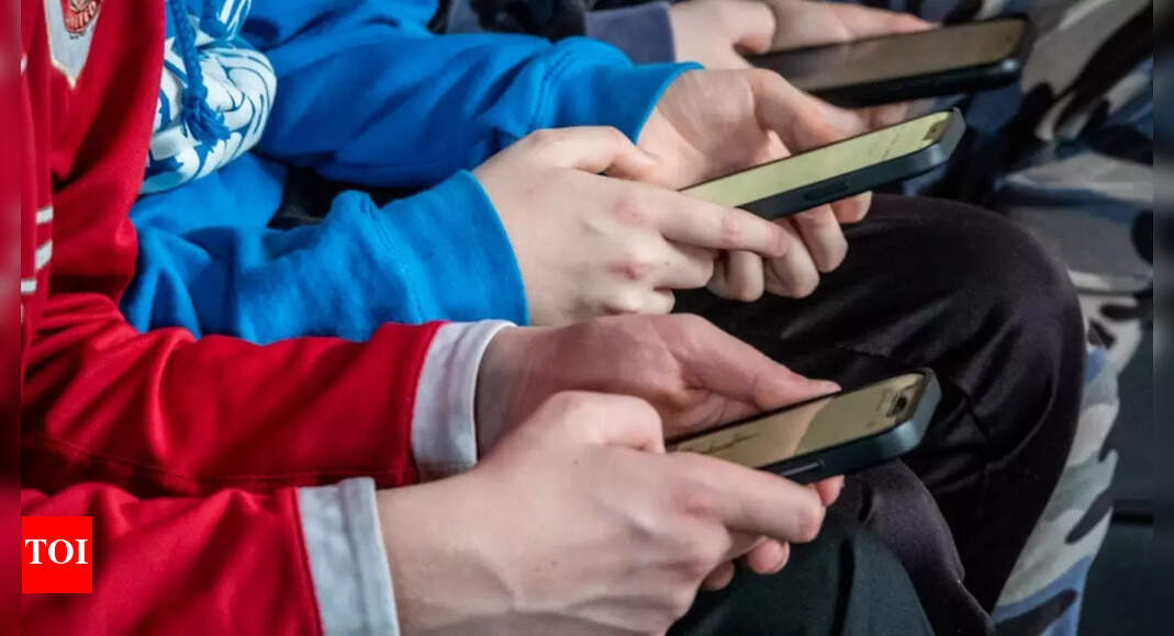 Digital dementia? Study says phones, gadgets do not affect cognitive health