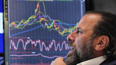 Spain inflation falls below target in May (Photo: AP) Spain inflation falls below target in May