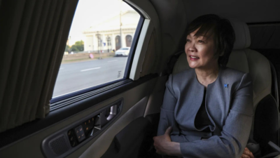 Rare! Putin Tears Up & Chokes During Diplomatic Meet At Kremlin; Abe's Widow Weeps On Cam | Watch