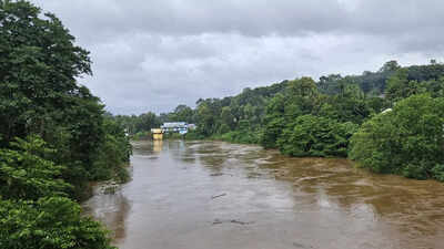  Flood risk after landslide engulfs village