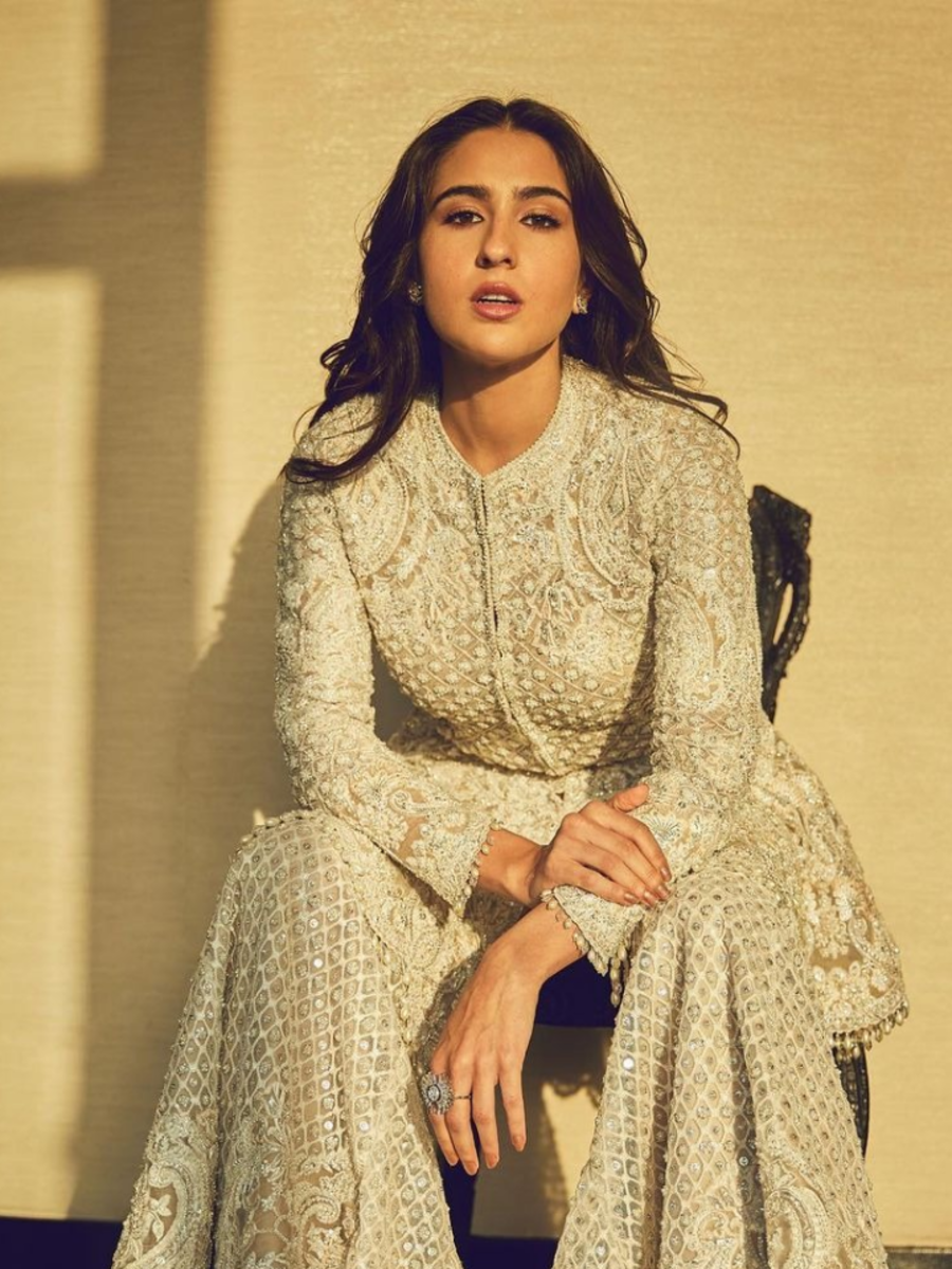 8 times Bollywood divas swayed in gorgeous sharara sets