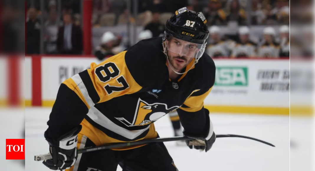 Fans Wonder When Hockey Star Crosby Will Propose